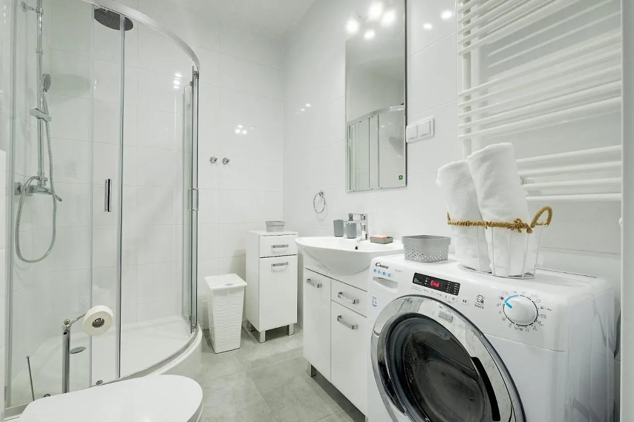 Cozy Studio For 4 Ppl With Balcony Διαμέρισμα Βαρσοβία