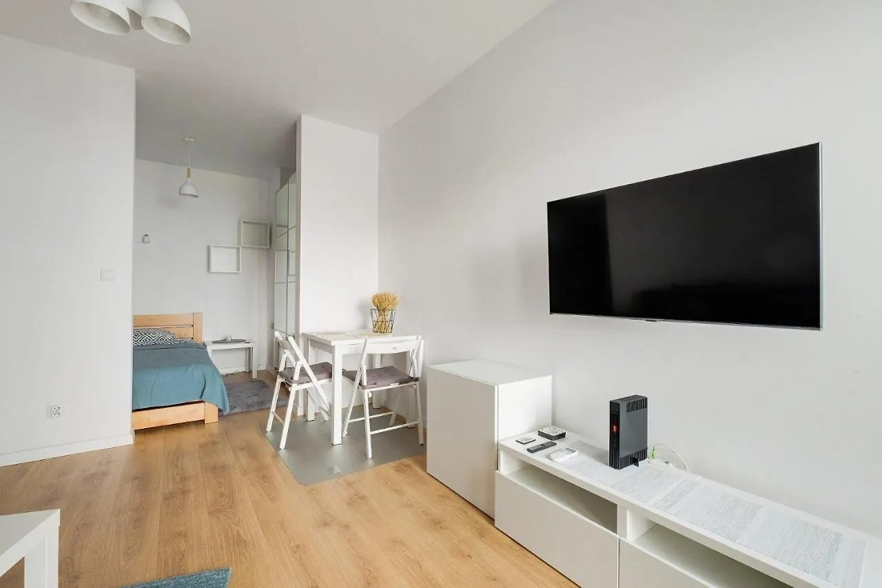 Cozy Studio For 4 Ppl With Balcony Διαμέρισμα Βαρσοβία